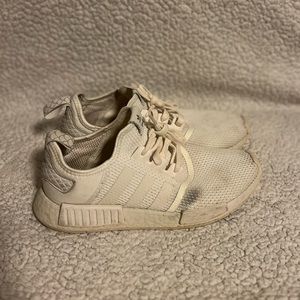 ***USED**** adidas 5/10 condition great workout shoe or running shoe ‼️‼️‼️‼️